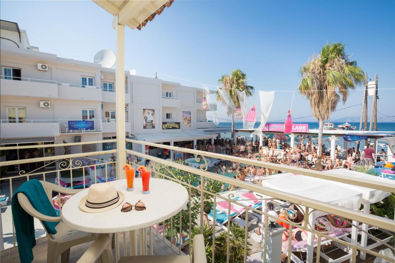 Paralia Studios Kavos Luaran gambar